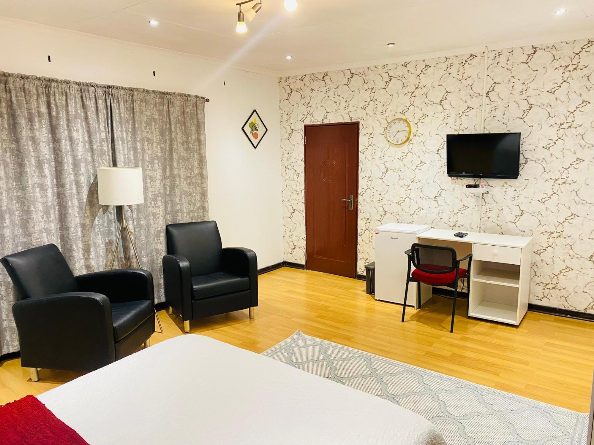 Airport Royal Guest House Kempton Park Extérieur photo